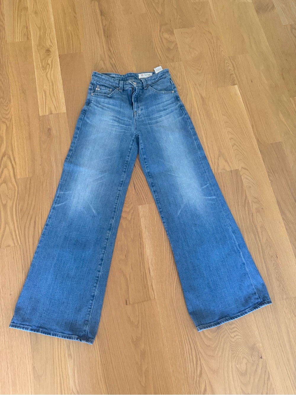 AG Adriano Goldschmied Saige Wide Leg — Size 24 | Medium Indigo Wash